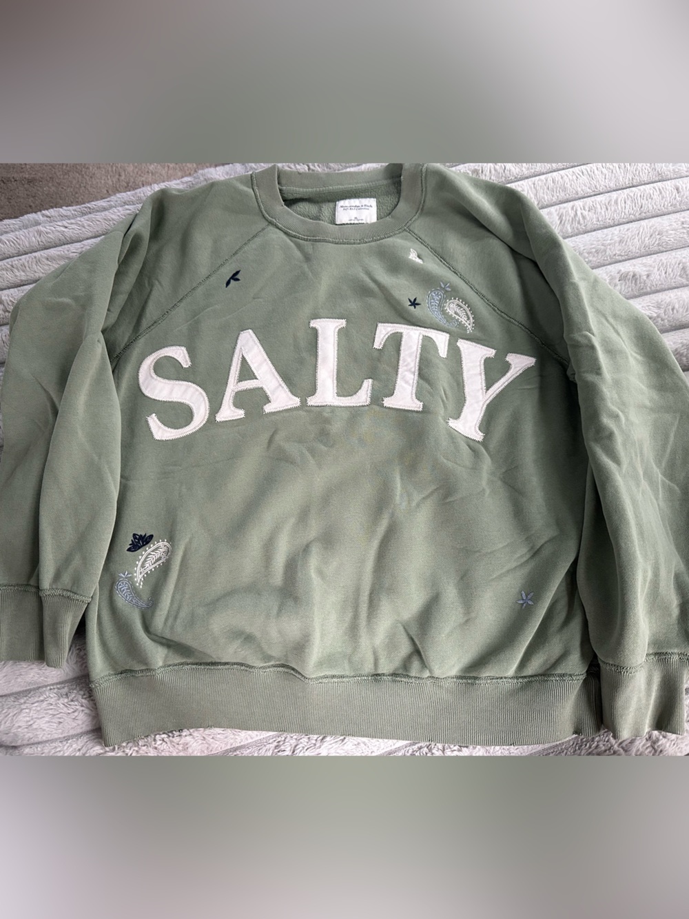 Abercrombie & Fitch Sage Green "SALTY" Embroidered Crewneck XL